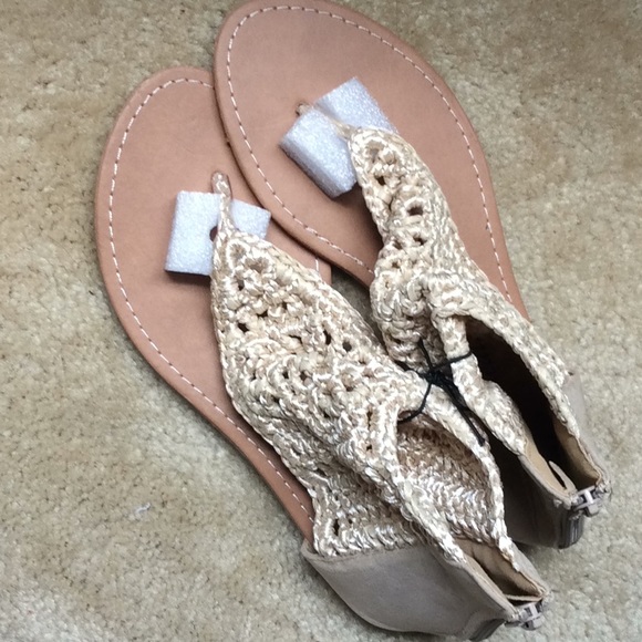 New - Picture 2 of 4